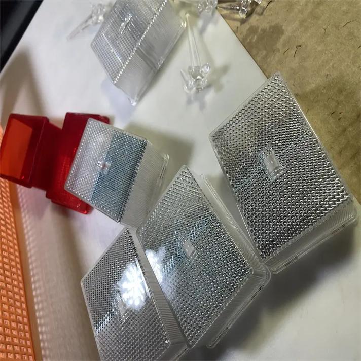 汽车配件灯罩工厂,15557387800,延长灯具使用寿命